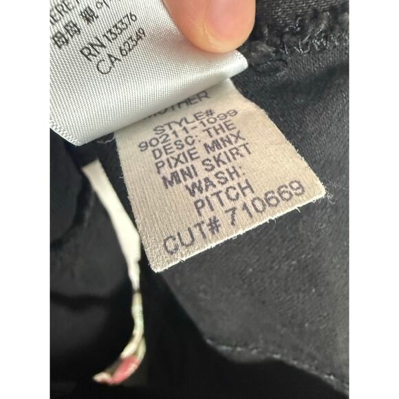 Mother The Pixie Minx Pitch Black Ruffle Tiered Button Front Mini Skirt Size 25 - Picture 11 of 11